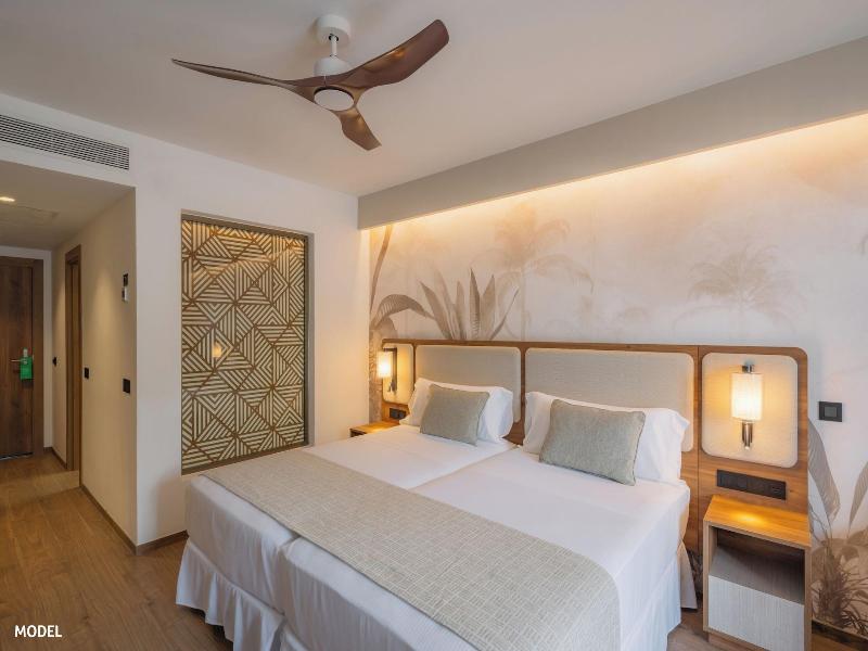 Hotel Riu Palace Phuket image