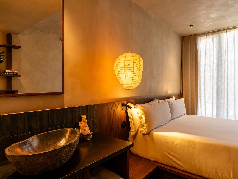 Chic&basic Tokyo Hoose image