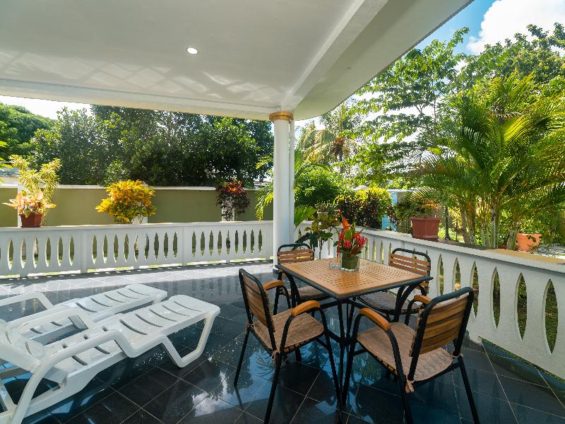 340 Degrees Mountain View Apartments image