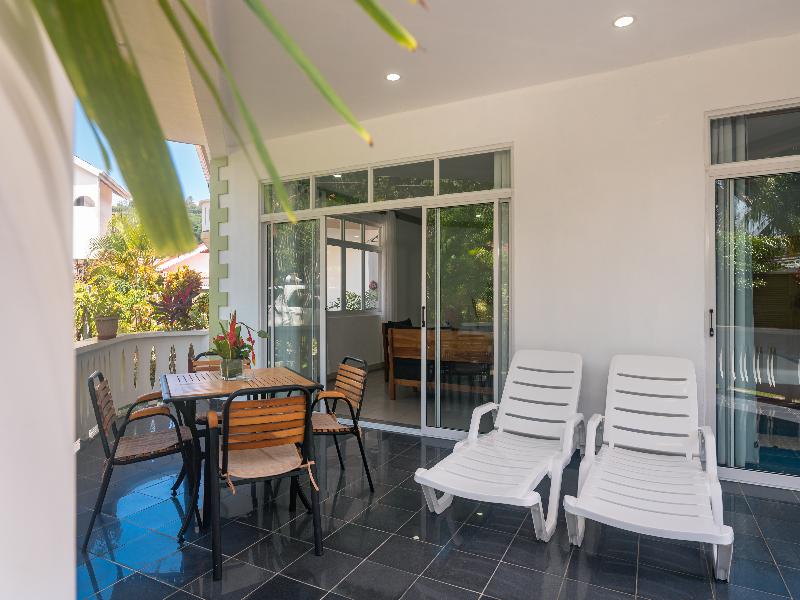 340 Degrees Mountain View Apartments image