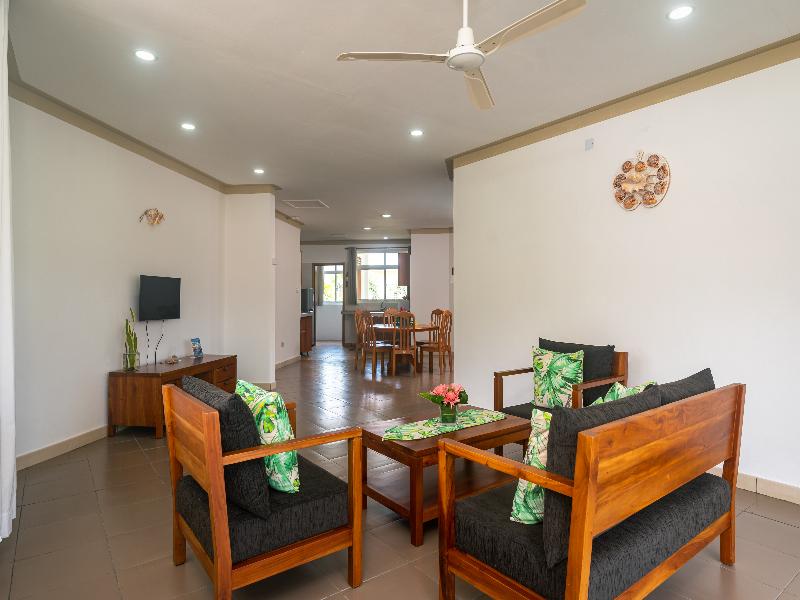 340 Degrees Mountain View Apartments image