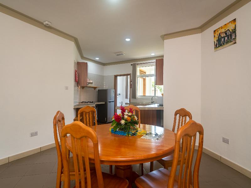 340 Degrees Mountain View Apartments image