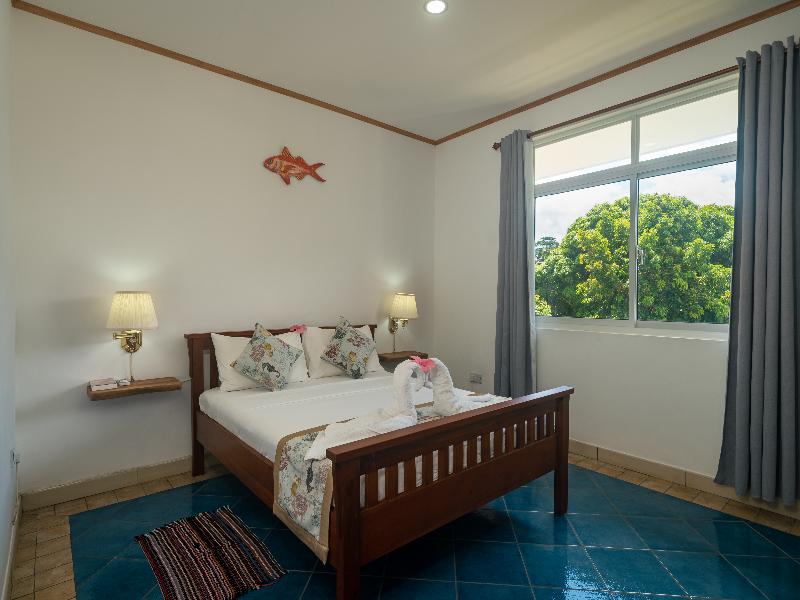 340 Degrees Mountain View Apartments image