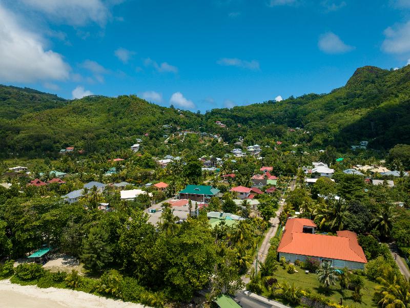 340 Degrees Mountain View Apartments image