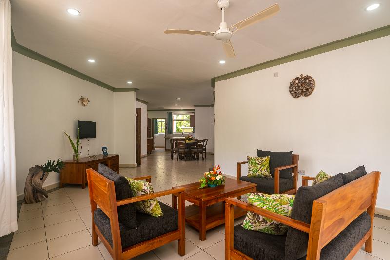 340 Degrees Mountain View Apartments image