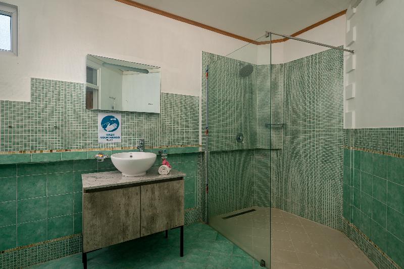 340 Degrees Mountain View Apartments image