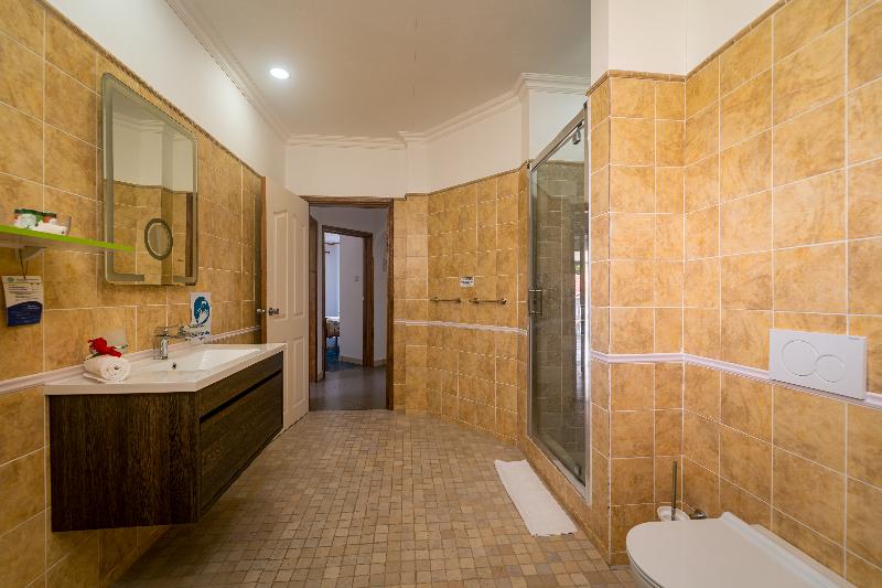340 Degrees Mountain View Apartments image
