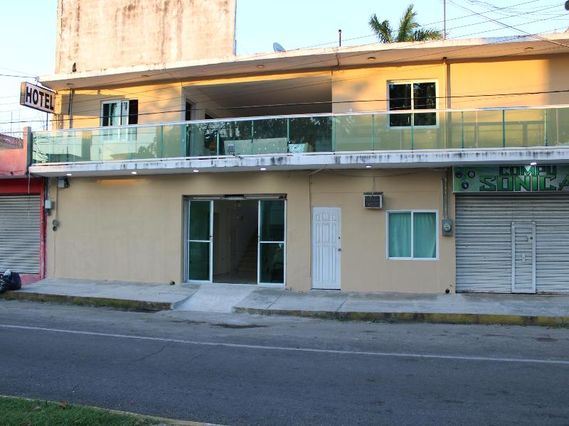 Oyo Hotel Colibri image