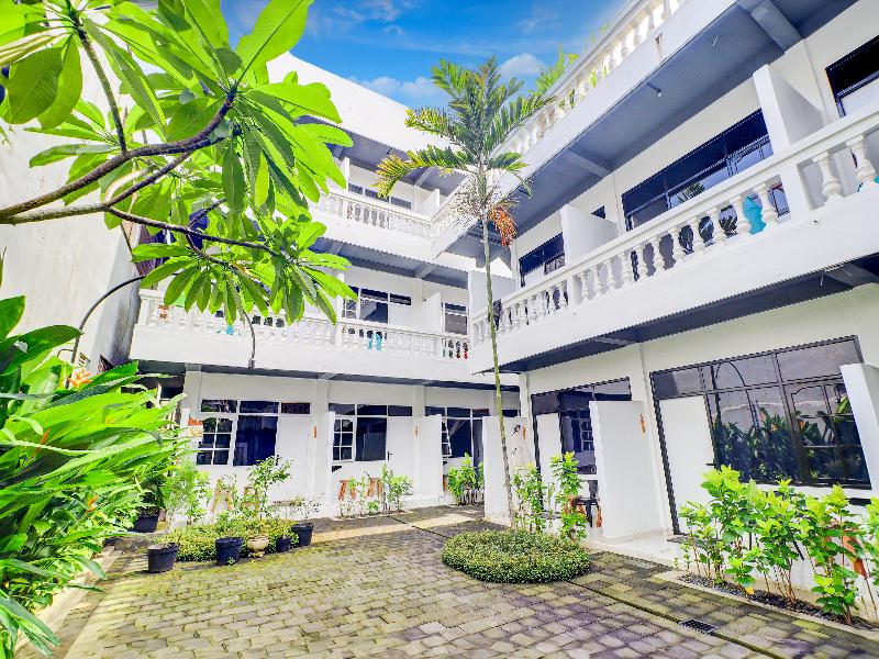 Collection O At Jalan Padma Legian Beach image