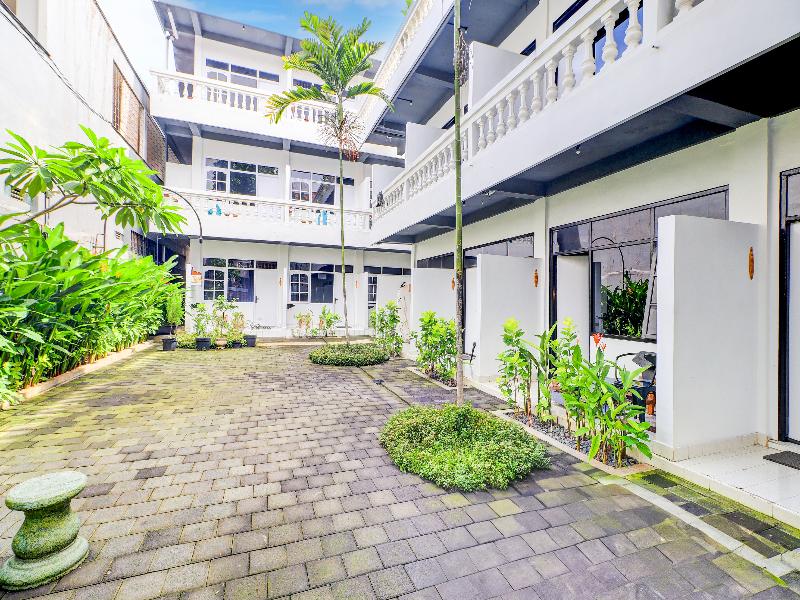Collection O At Jalan Padma Legian Beach image