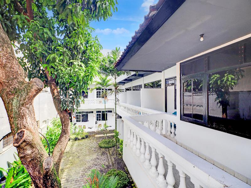 Collection O At Jalan Padma Legian Beach image