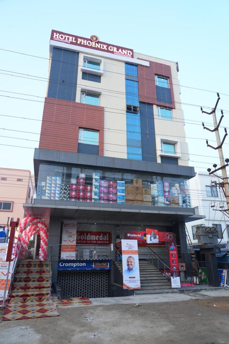 Hotel Phoenix Grand image