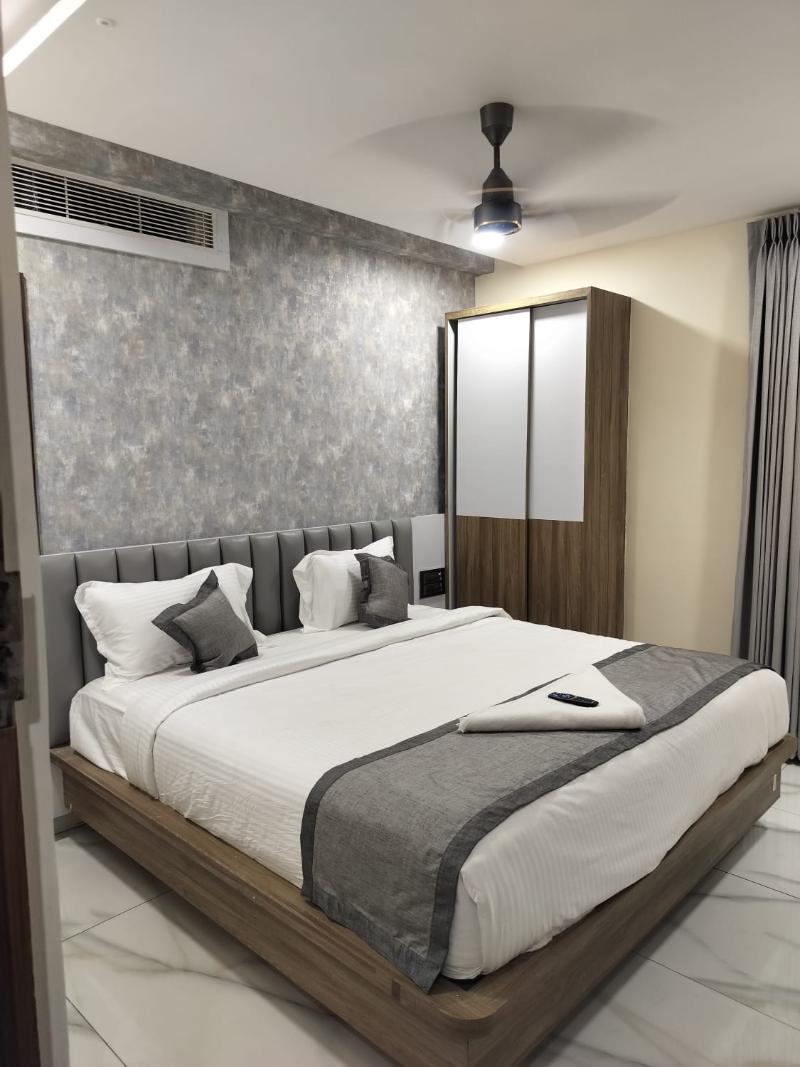 Hotel Phoenix Grand image