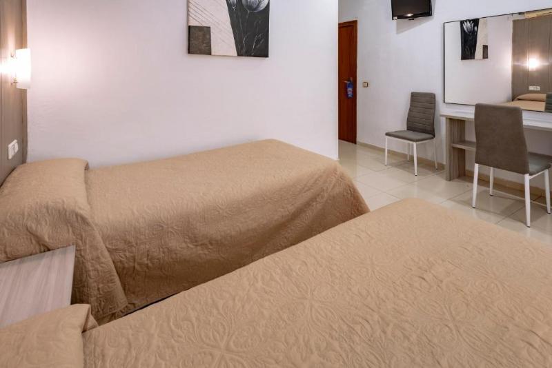 Hotel Niza Salou image