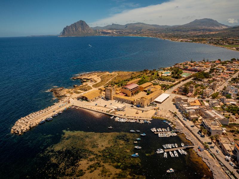 Phi Hotel La Tonnara Di Bonagia image
