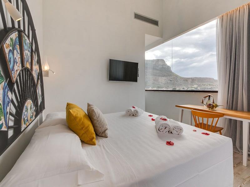 Phi Hotel La Tonnara Di Bonagia image