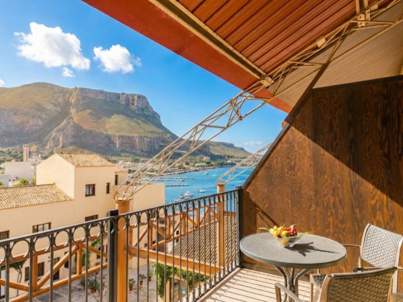 Phi Hotel La Tonnara Di Bonagia image