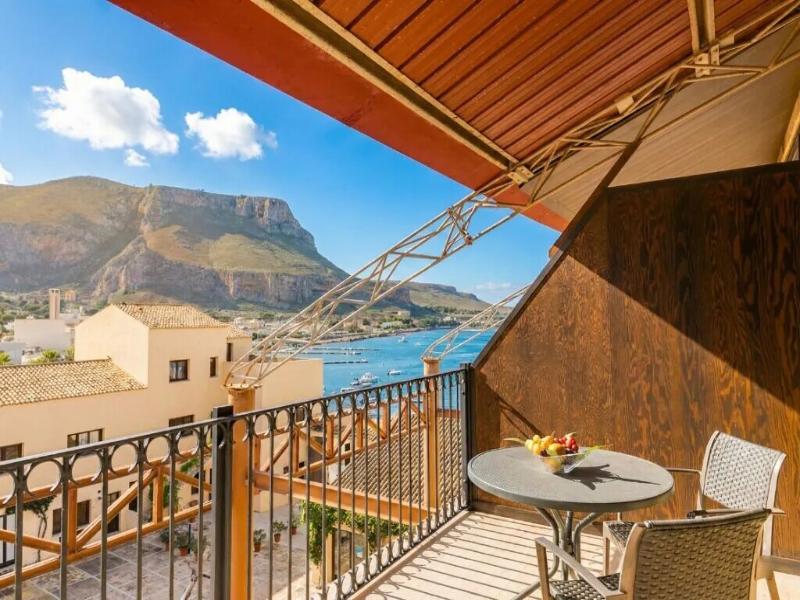 Phi Hotel La Tonnara Di Bonagia image