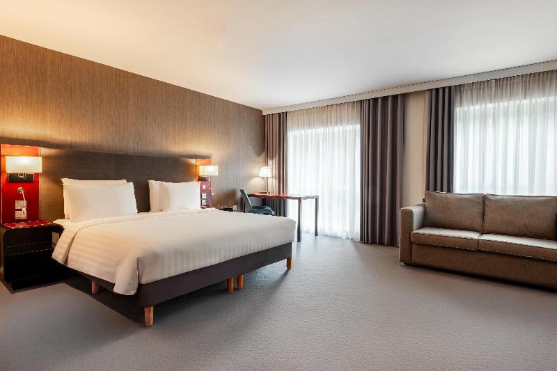 Majestic Hotels Bristol image