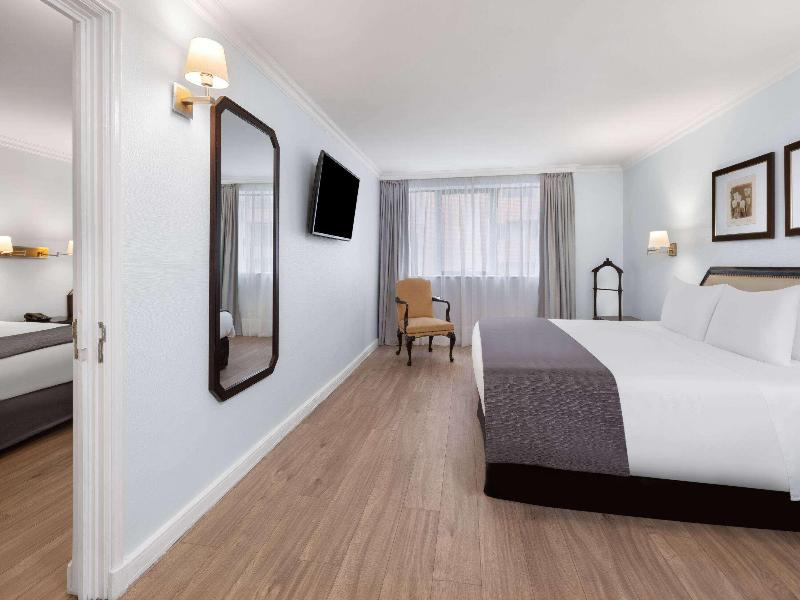 Wyndham Garden Santiago Kennedy image