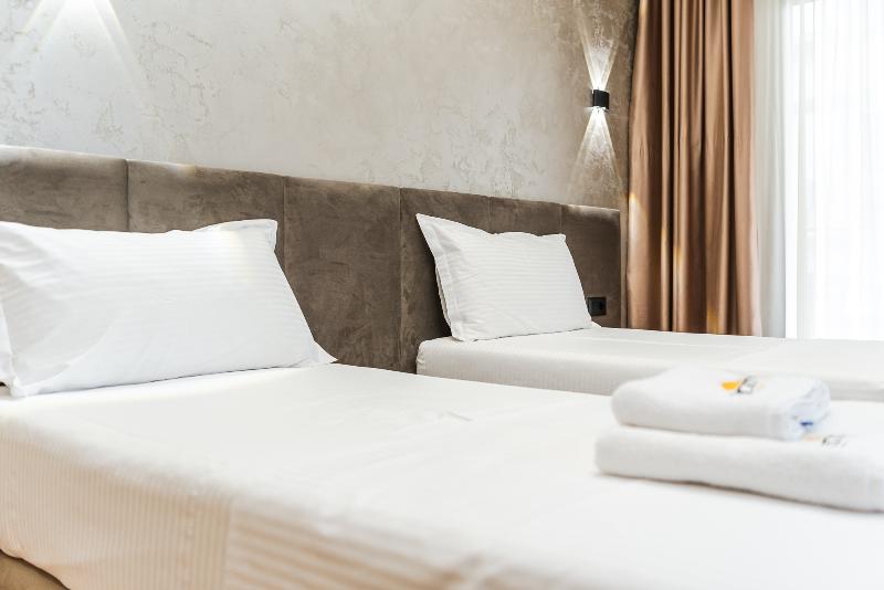 Relax Inn Hotel Durres image