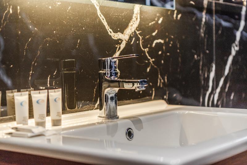 Relax Inn Hotel Durres image