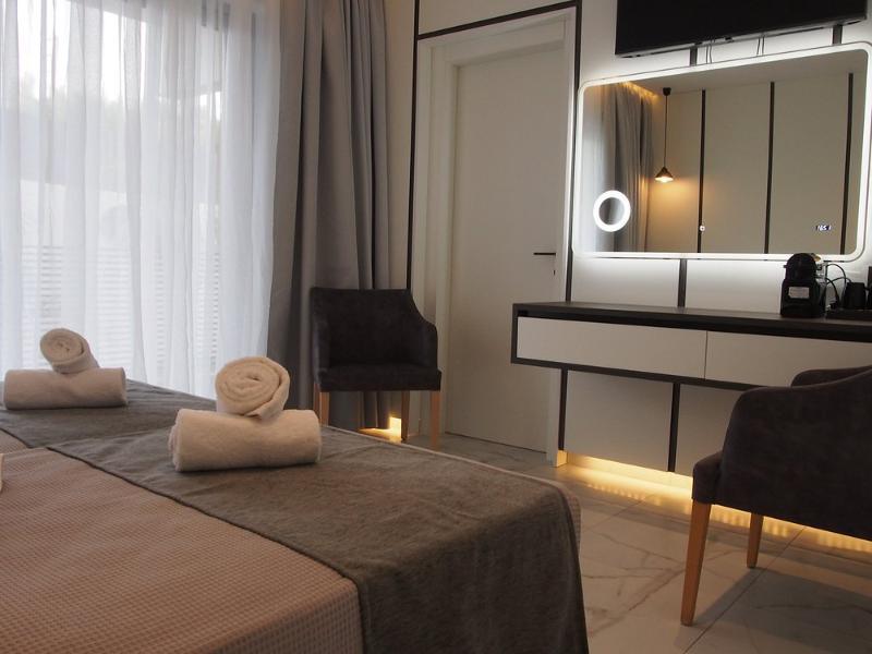 Oros Paradise Hotel image