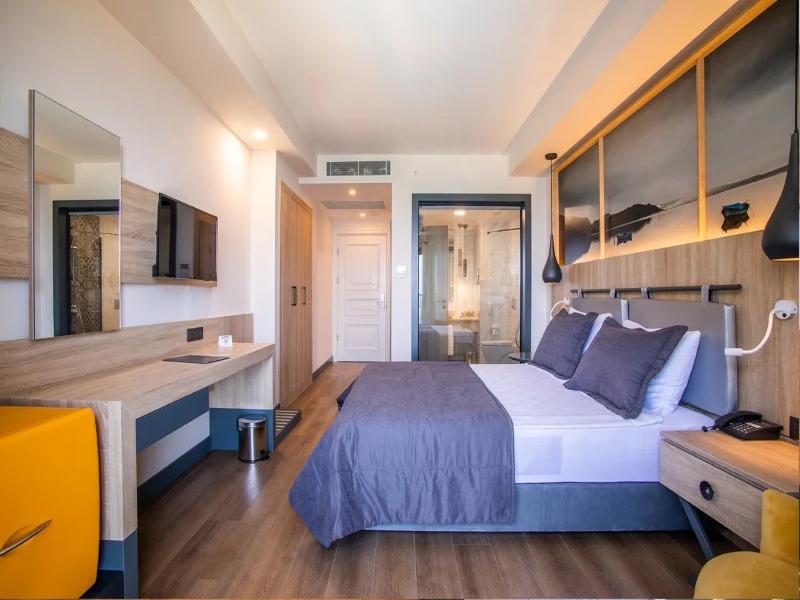 Maia Beach Hotel image