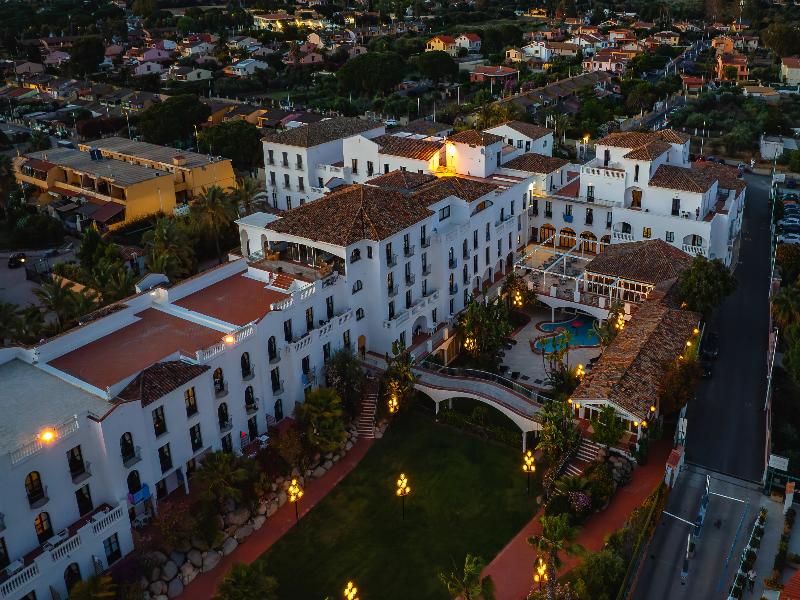 Phi Hotel Sighientu image