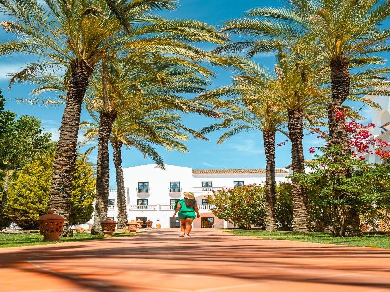 Phi Hotel Sighientu image