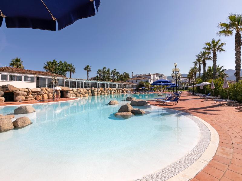 Phi Hotel Sighientu image