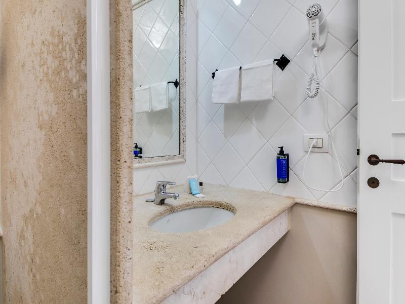 Phi Hotel Sighientu image