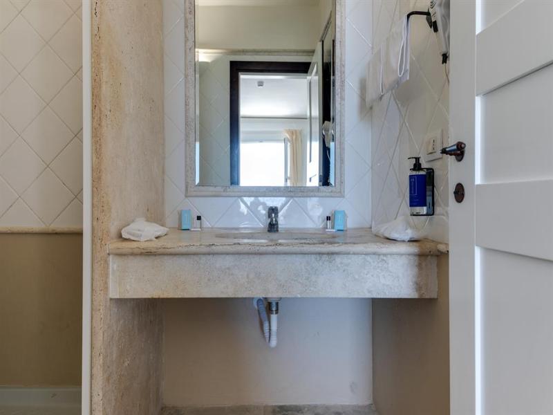 Phi Hotel Sighientu image