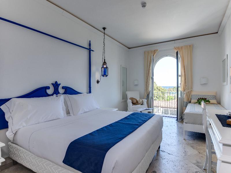 Phi Hotel Sighientu image