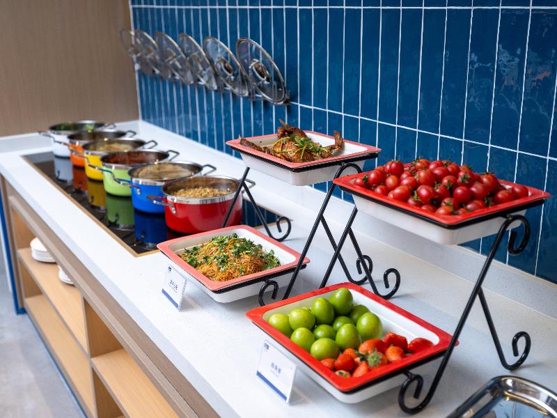 Holiday Inn Express Luoyang Nanchang Road by IHG image