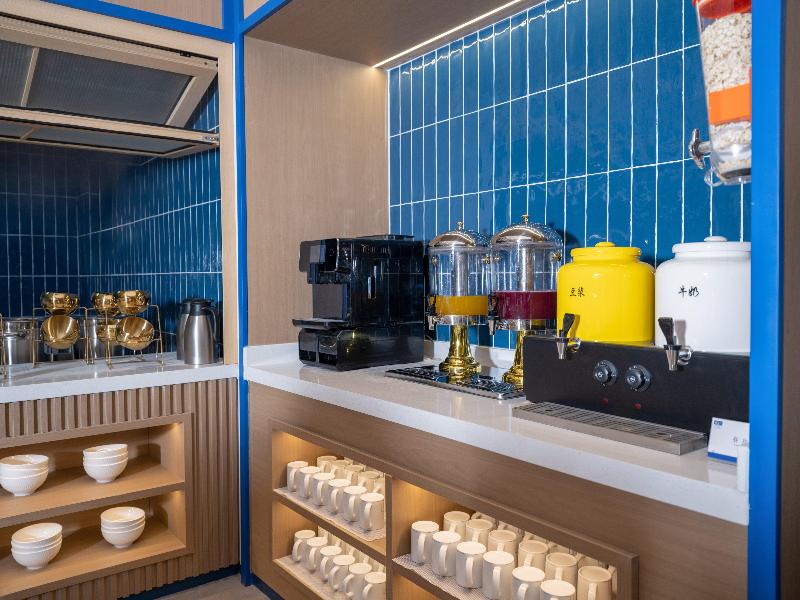 Holiday Inn Express Luoyang Nanchang Road by IHG image