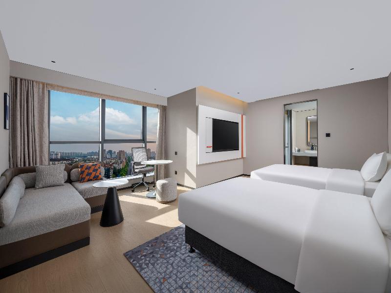 Holiday Inn Express Luoyang Nanchang Road by IHG image
