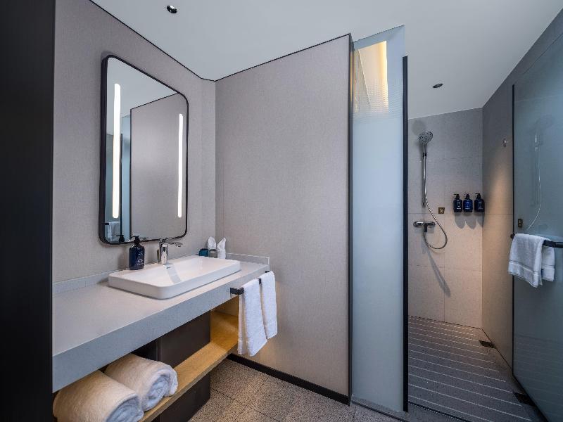 Holiday Inn Express Luoyang Nanchang Road by IHG image