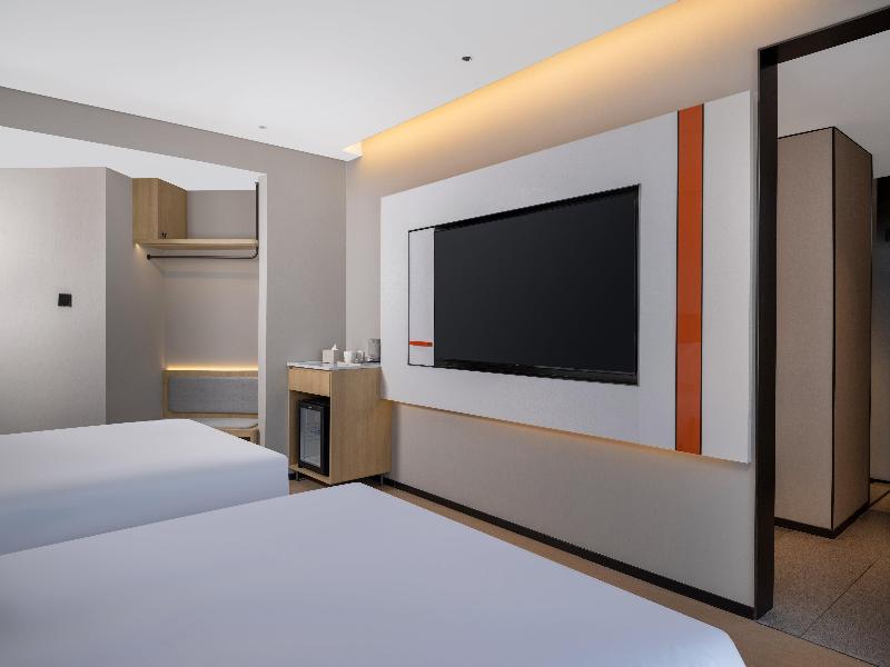 Holiday Inn Express Luoyang Nanchang Road by IHG image