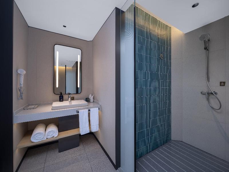 Holiday Inn Express Luoyang Nanchang Road by IHG image