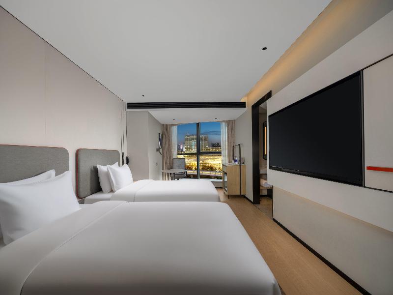 Holiday Inn Express Luoyang Nanchang Road by IHG image