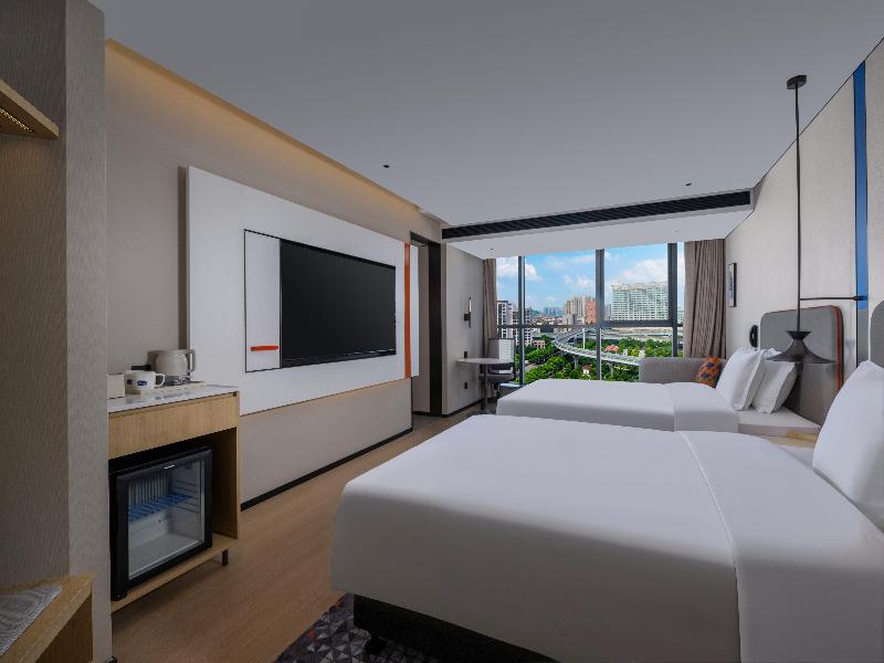 Holiday Inn Express Luoyang Nanchang Road by IHG image