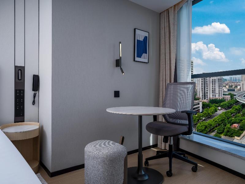 Holiday Inn Express Luoyang Nanchang Road by IHG image