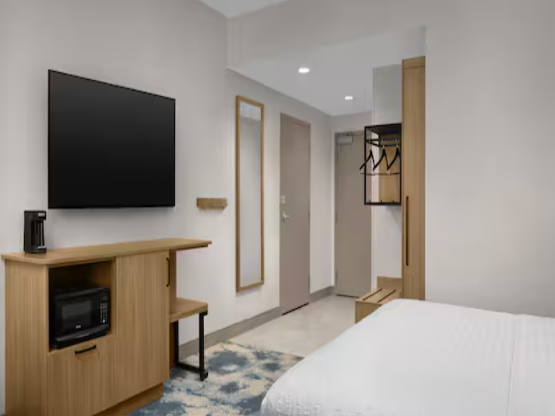Hampton Inn By Hilton East Peoria — exterior view