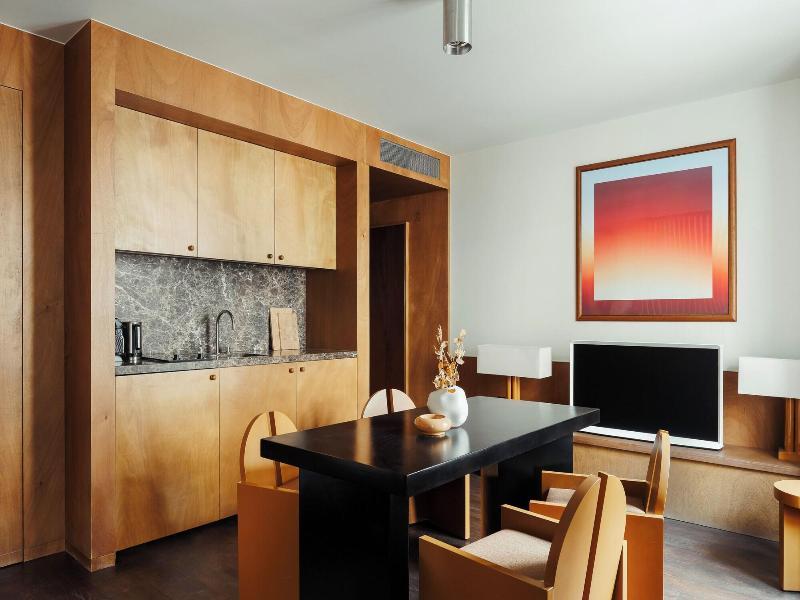 Edgar Suites Bouchardon image