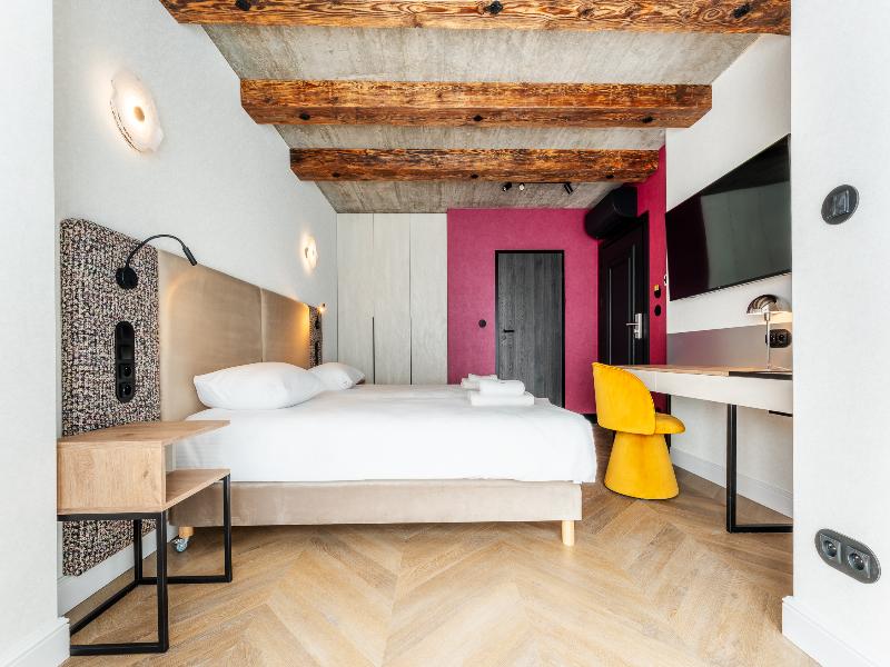 Art Queen Aparthotel image