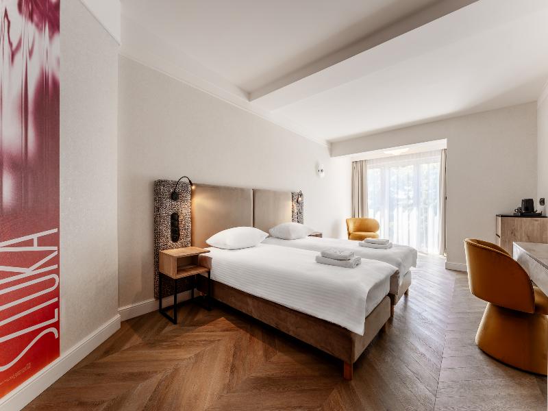 Art Queen Aparthotel image