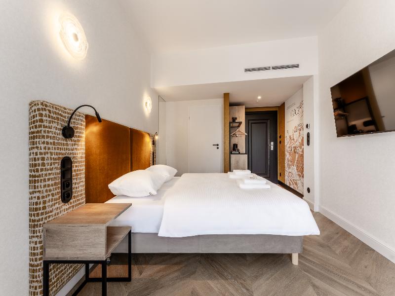 Art Queen Aparthotel image