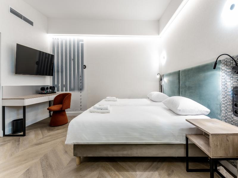 Art Queen Aparthotel image