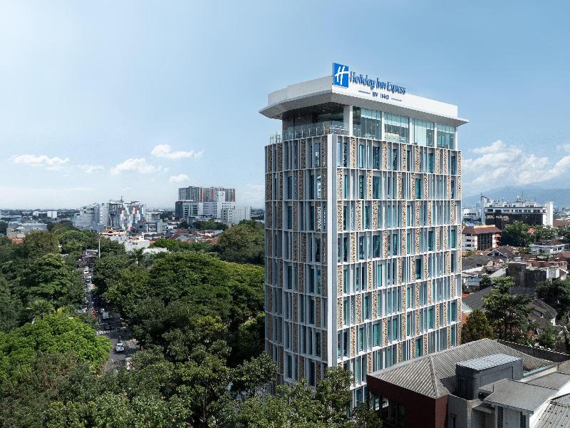Holiday Inn Express Bandung Braga By IHG image